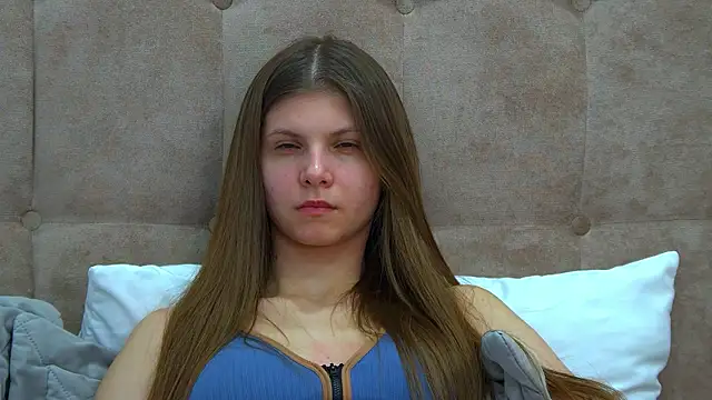 AudreyBarlow online show from February 19, 2025, 3:38 pm