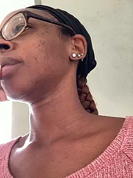 Jasmine FullsShine online show from December 16, 2025, 8:03 pm