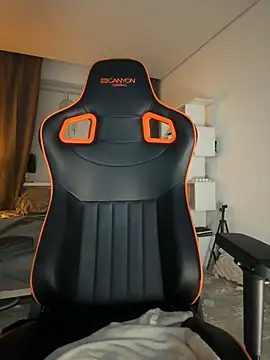 Snapshot of Bastet chatting on December 20, 2024, 9:50 pm Bastet online show from December 20, 2024, 9:50 pm