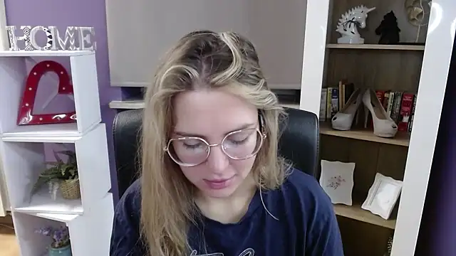 Zoey Erotic online show from November 7, 2025, 5:29 am