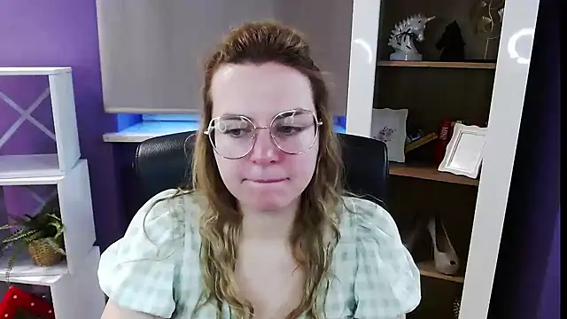 Zoey Erotic online show from April 8, 2026, 4:45 am