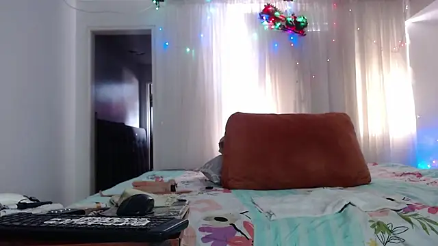 Snapshot of linapalacios chatting on December 15, 2025, 8:02 pm linapalacios online show from December 15, 2025, 8:02 pm