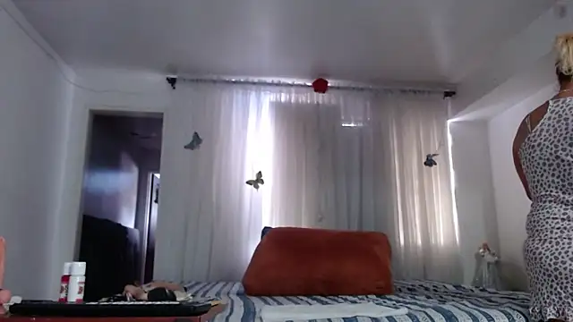 linapalacios online show from January 17, 2026, 5:38 pm