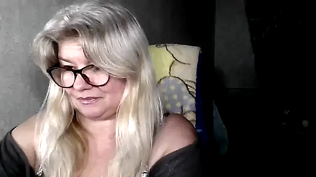 Diana 49 online show from February 3, 2026, 8:36 pm