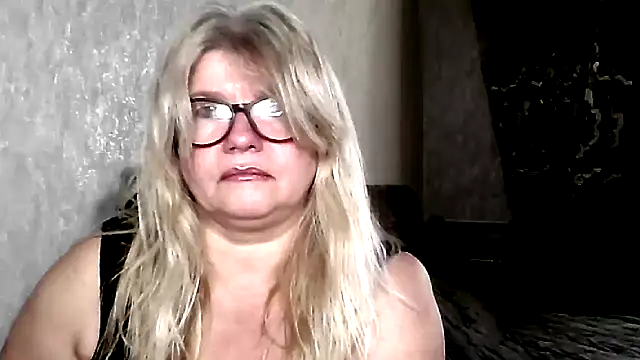 Snapshot of Diana_49 chatting on March 13, 2026, 7:59 am Diana 49 online show from March 13, 2026, 7:59 am