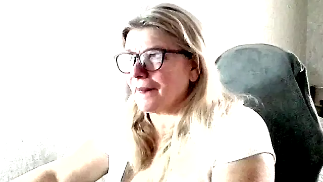 Snapshot of Diana_49 chatting on March 19, 2026, 7:34 am Diana 49 online show from March 19, 2026, 7:34 am