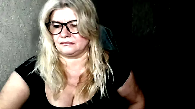 Snapshot of Diana_49 chatting on March 20, 2026, 9:58 am Diana 49 online show from March 20, 2026, 9:58 am