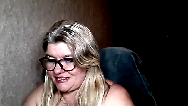 Snapshot of Diana_49 chatting on March 23, 2026, 7:29 pm Diana 49 online show from March 23, 2026, 7:29 pm