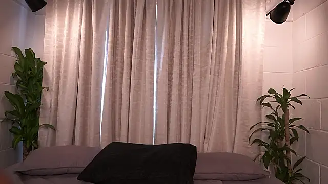 agatha collins  online show from February 7, 2026, 7:50 pm