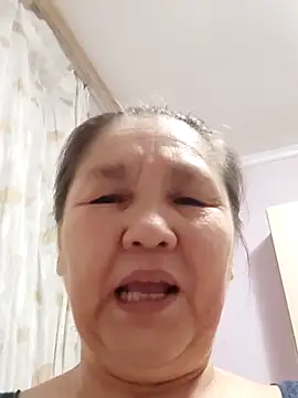 Snapshot of Zulfiya_Bruce chatting on February 8, 2026, 6:55 pm Zulfiya Bruce online show from February 8, 2026, 6:55 pm