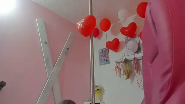 CAMILA--REY online show from February 19, 2025, 1:06 pm