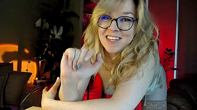 Snapshot of 5_in_one chatting on December 5, 2024, 7:49 am 5 in one online show from December 5, 2024, 7:49 am