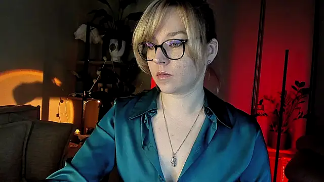 Snapshot of 5_in_one chatting on December 11, 2024, 4:18 am 5 in one online show from December 11, 2024, 4:18 am