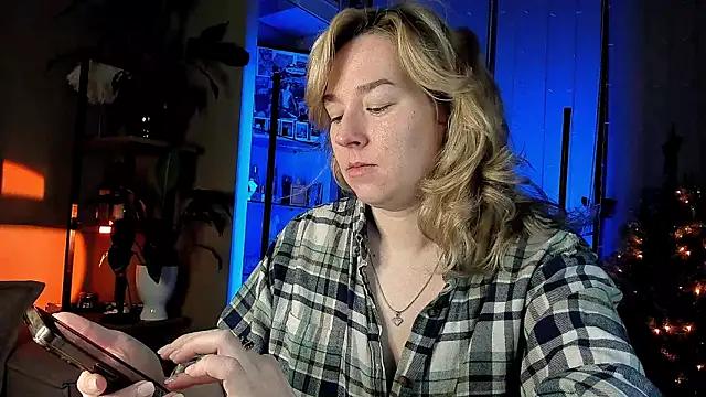 Snapshot of 5_in_one chatting on January 14, 2025, 4:04 am 5 in one online show from January 14, 2025, 4:04 am