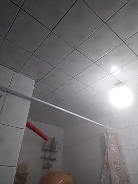 LaInsaciableIntensa online show from November 27, 2025, 3:14 pm