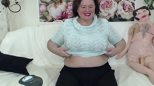 Snapshot of FlaviaSquirts chatting on February 13, 2025, 12:11 pm FlaviaSquirts online show from February 13, 2025, 12:11 pm