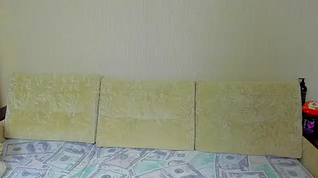 Snapshot of Little_Sweet_Kittens chatting on December 5, 2024, 11:07 pm Little Sweet Kittens online show from December 5, 2024, 11:07 pm