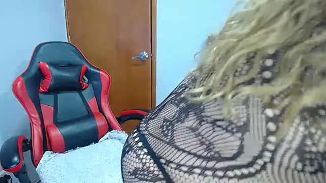 Ursulawhite69 online show from May 24, 2026, 12:59 am