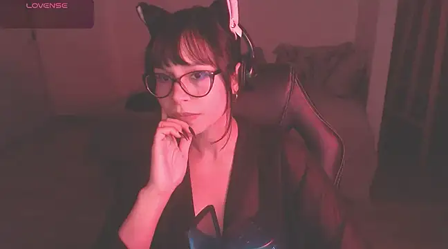 Snapshot of modjo_ chatting on December 24, 2024, 8:11 am modjo online show from December 24, 2024, 8:11 am