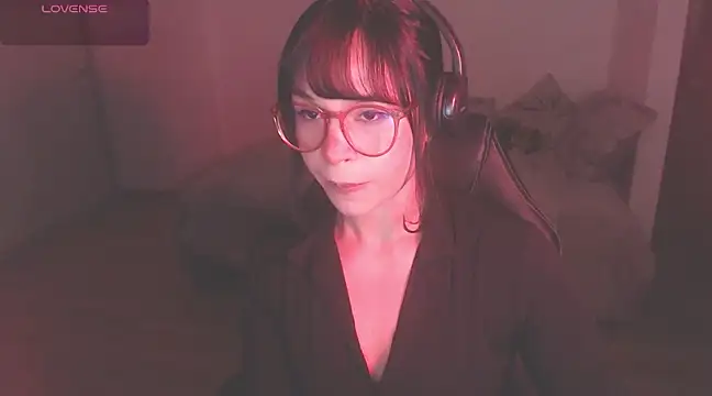 Snapshot of modjo_ chatting on February 9, 2025, 6:43 am modjo online show from February 9, 2025, 6:43 am