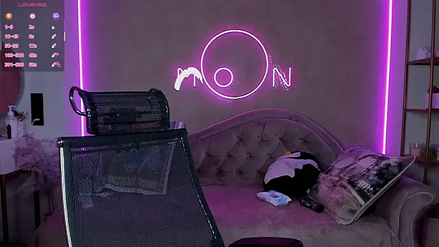 Snapshot of lika_lil chatting on October 18, 2025, 4:48 am lika lil online show from October 18, 2025, 4:48 am