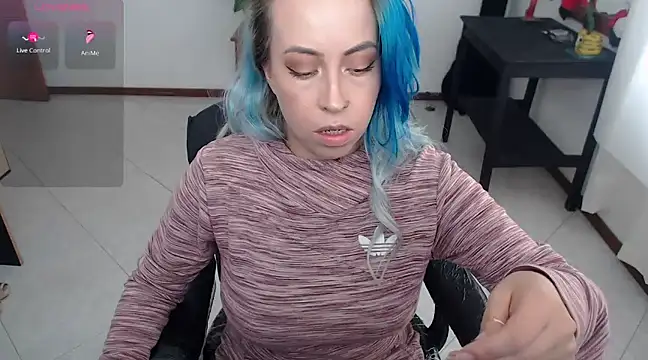 Snapshot of charlottezoe15 chatting on February 13, 2025, 3:35 pm charlottezoe15 online show from February 13, 2025, 3:35 pm