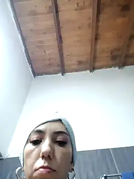 LunaZambrano online show from November 15, 2025, 2:09 am