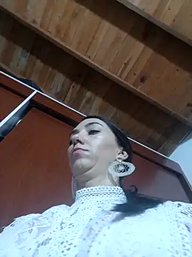 LunaZambrano online show from April 5, 2026, 8:28 pm