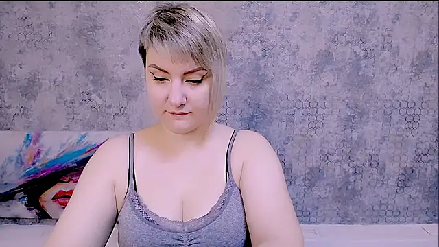 Snapshot of Djullia chatting on September 18, 2025, 5:42 am Djullia online show from September 18, 2025, 5:42 am