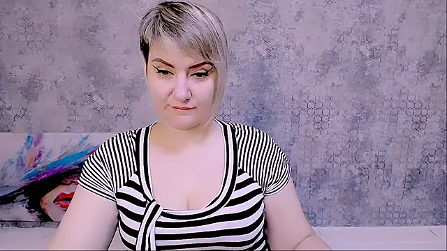 Snapshot of Djullia chatting on September 25, 2025, 5:11 am Djullia online show from September 25, 2025, 5:11 am