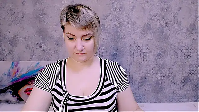 Snapshot of Djullia chatting on October 13, 2025, 5:51 am Djullia online show from October 13, 2025, 5:51 am