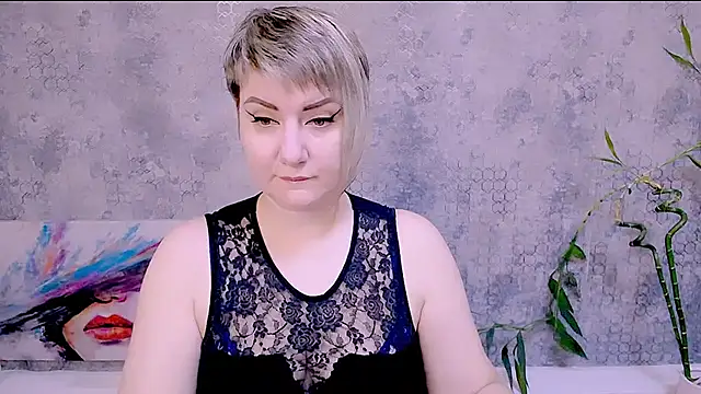 Snapshot of Djullia chatting on October 25, 2025, 5:37 am Djullia online show from October 25, 2025, 5:37 am