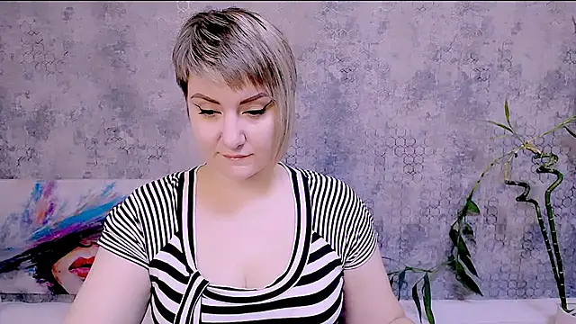 Snapshot of Djullia chatting on October 30, 2025, 6:04 am Djullia online show from October 30, 2025, 6:04 am