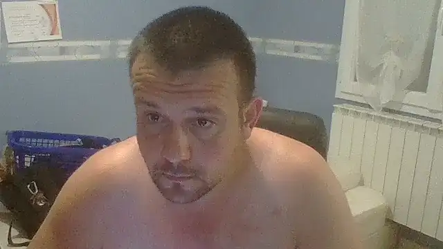 Snapshot of manubm03 chatting on September 21, 2025, 7:32 am manubm03 online show from September 21, 2025, 7:32 am