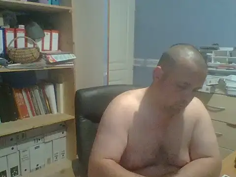 Snapshot of manubm03 chatting on May 23, 2026, 5:12 am manubm03 online show from May 23, 2026, 5:12 am