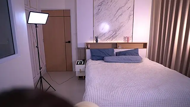 Cute Foxyxh online show from April 15, 2026, 1:12 am