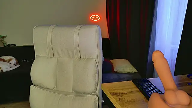 Snapshot of MishaMILF chatting on December 13, 2024, 11:45 am MishaMILF online show from December 13, 2024, 11:45 am