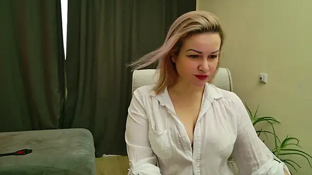 Snapshot of MishaMILF chatting on February 6, 2025, 10:04 am MishaMILF online show from February 6, 2025, 10:04 am