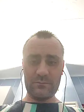 Snapshot of Govora chatting on March 1, 2025, 11:26 pm Govora online show from March 1, 2025, 11:26 pm