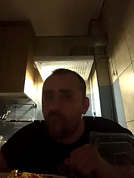 Snapshot of Govora chatting on March 5, 2025, 10:54 pm Govora online show from March 5, 2025, 10:54 pm