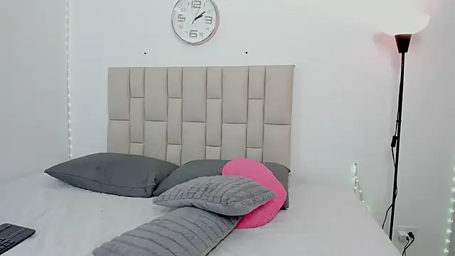 Sofia Blosom online show from April 18, 2026, 7:07 pm