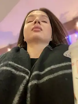 KrisMagnoly online show from February 18, 2026, 5:42 pm