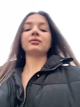 KrisMagnoly online show from March 28, 2026, 4:06 pm