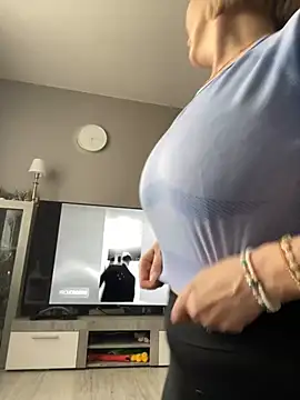 sensualEmilia online show from May 8, 2026, 1:16 pm