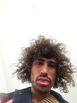 Snapshot of SpeedMagnumBlade6669 chatting on April 3, 2026, 8:18 pm SpeedMagnumBlade6669 online show from April 3, 2026, 8:18 pm