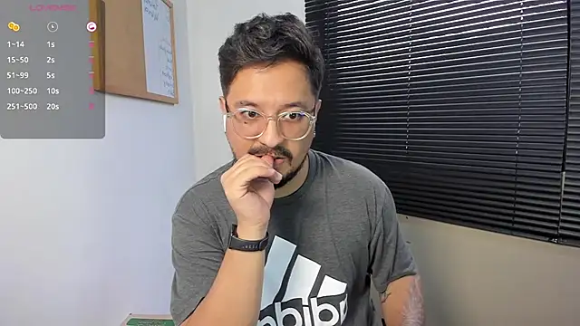 DaviidEvans  online show from December 17, 2024, 10:22 pm