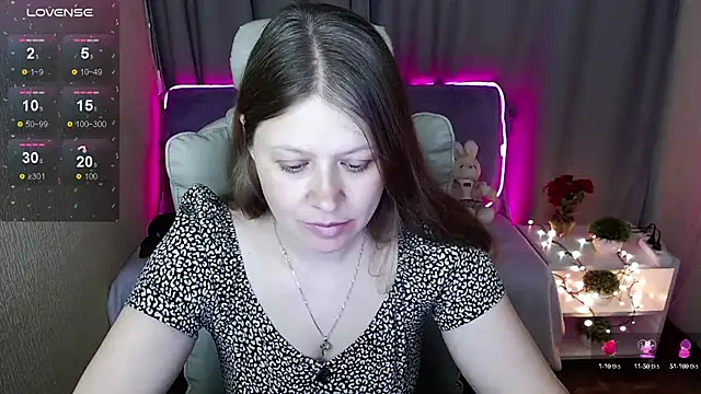 Snapshot of alekasamui chatting on March 18, 2025, 3:20 am alekasamui online show from March 18, 2025, 3:20 am