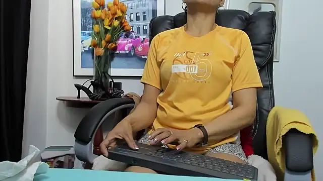 Snapshot of Aries_Mature chatting on October 5, 2025, 4:05 pm Aries Mature online show from October 5, 2025, 4:05 pm