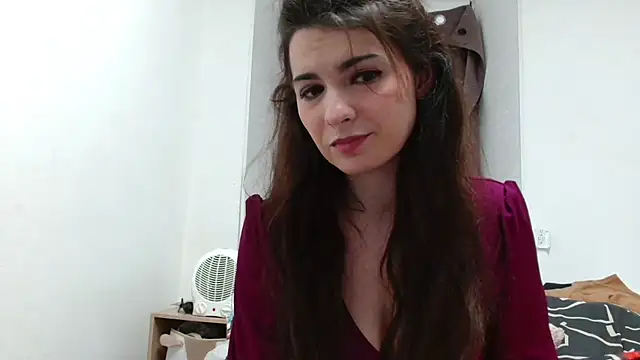 desirmiss1 online show from December 17, 2025, 7:58 am