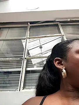 Tayra Siny online show from October 12, 2025, 8:30 pm